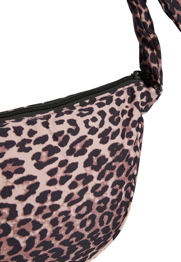 PCAMANDA KNOT BUMBAG - Cross body bag2