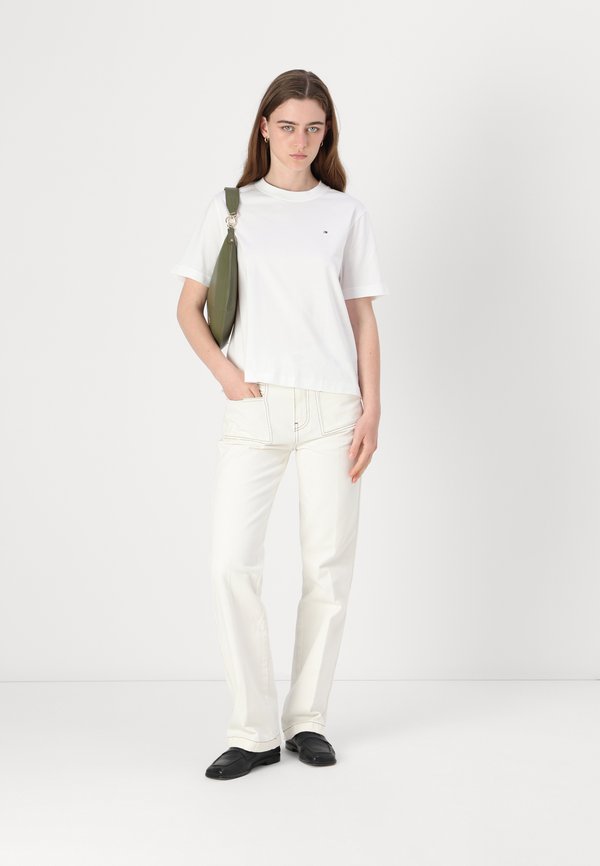 MODERN - Basic T-shirt2