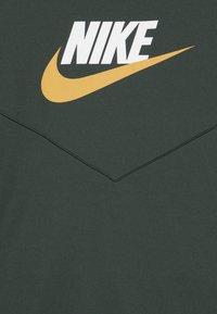 Nike Sportswear SPORTSWEAR - Sudadera - vintage green/white