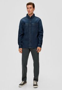 s.Oliver RELAXED STRETCH - Hemd - dunkelblau