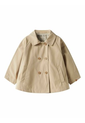Béžový dvojradový detský kabát s drevenými gombíkmi, bočnými vreckami, dlhými rukávmi a širokým golierom.