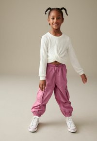 Next - PARACHUTE - REGULAR FIT - Pantalones cargo - bright pink Imagen en miniatura 1