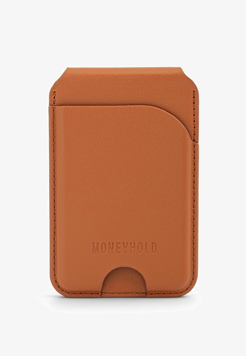 Portatarjetas delgado de cuero marrón claro con bordes redondeados, una ranura para tarjeta en la parte superior y la palabra "MONEYHOLD" grabada en el frente.