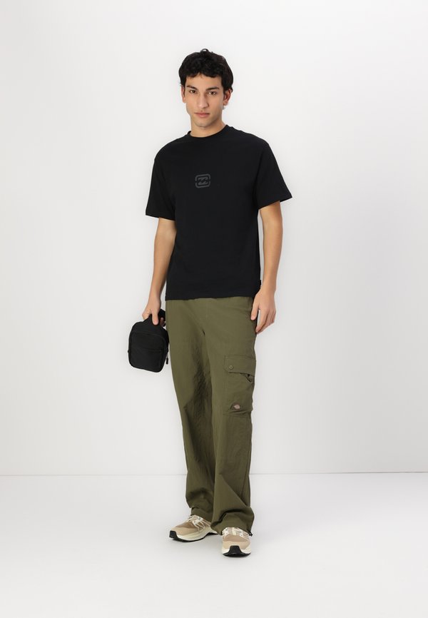 BRACKET - Print T-shirt3