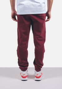 Trendsplant ESSENTIAL - Tepláky - burgundy