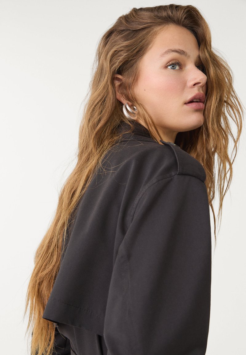 Stradivarius WITH BELT Giacca leggera black/nero