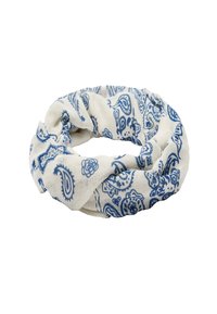 Szalik w nieskończoność wykonany z lekkiego materiału, z kremowym tłem i niebieskimi wzorami paisley oraz kwiatowymi, o miękkiej, textured powierzchni.