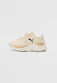 Unselected, alpine snow/warm white/black