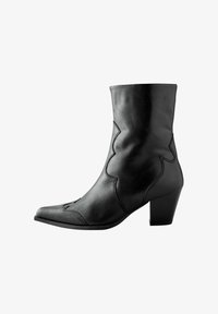 Valitud, black