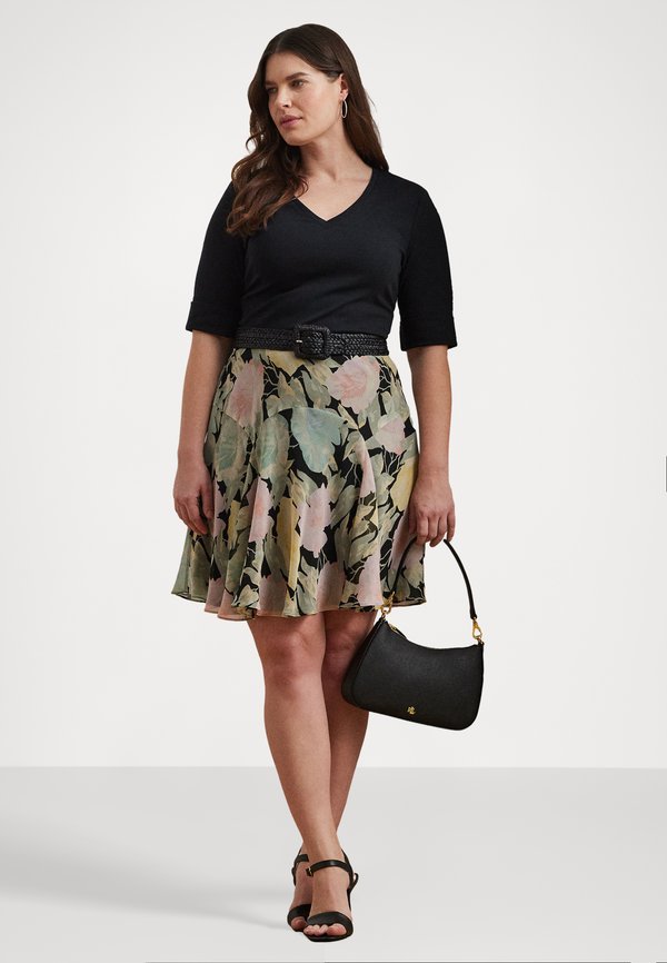 STRETCH COTTON ELBOW-SLEEVE V-NECK TEE - Basic T-shirt2