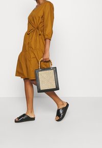 Object Tall Robe de jour - brown