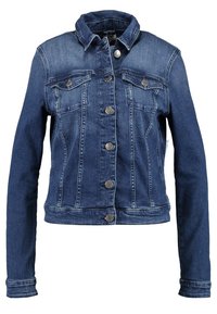 Tummansinisestä denimikankaasta valmistettu takki, jossa on kauluksellinen kaula-aukko, nappikiinnitys, kaksi rintataskua ja pitkät hihat nappiommellulla hihansuulla.