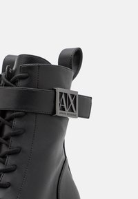 Armani Exchange Korolliset nilkkurit - black