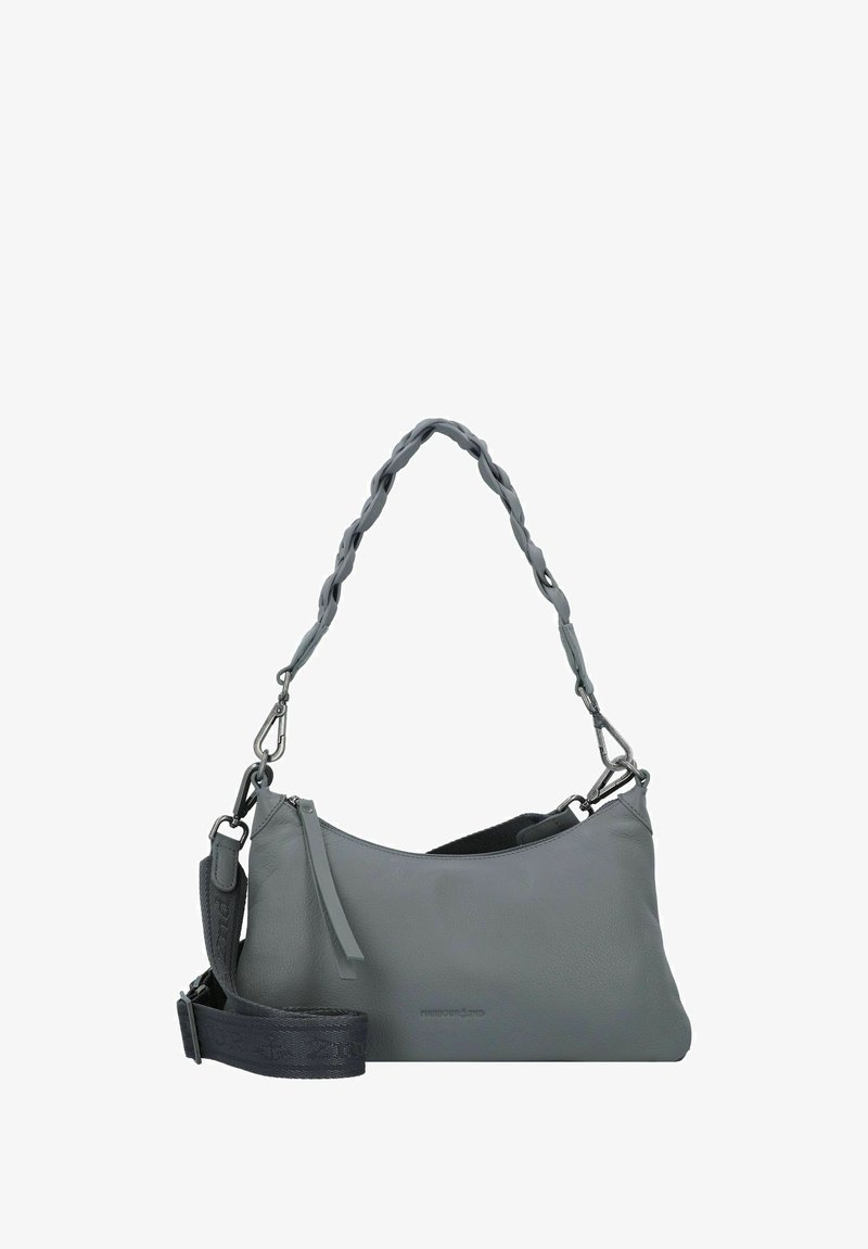 Borsa a tracolla in pelle grigia con finitura testurizzata, dotata di manico intrecciato e tracolla regolabile, con chiusura a zip sulla parte superiore.