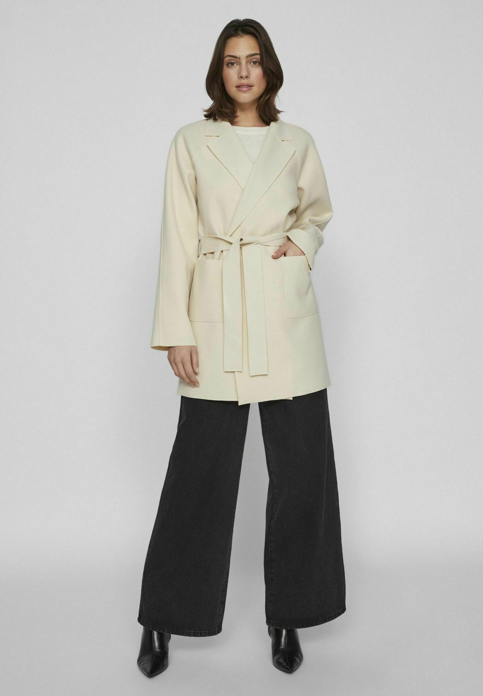 Selected Femme SLFNEW SASJA COAT - Cappotto corto - beige/avorio