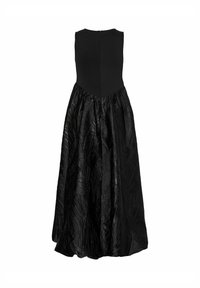 Robe noire avec un corsage ajusté et une jupe ample texturée. La jupe présente un motif froissé pour plus de profondeur. Fermeture éclair au dos.