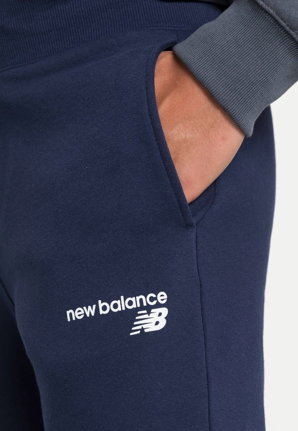 CLASSIC CORE PANT - Tracksuit bottoms - pigment2