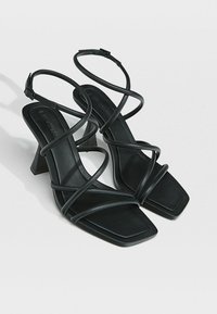 sandales stradivarius