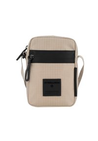 Borsa a tracolla in tessuto beige con un’accortezza in pelle nera, chiusura con zip e tracolla regolabile. Presenta una patta con logo sul davanti.