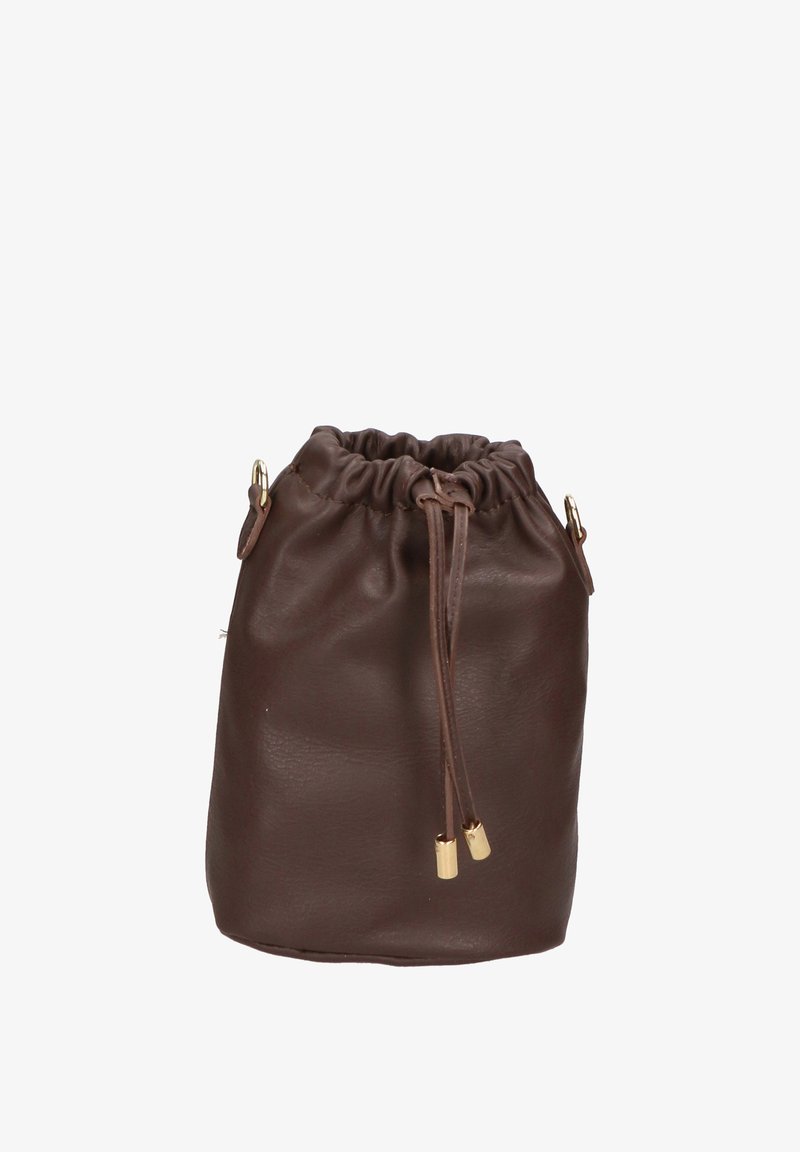 Borsa a tracolla in pelle marrone con finitura testurizzata, forma arrotondata e dettagli in metallo dorato. Presenta una chiusura superiore a cordoncino.