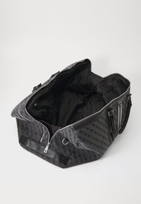 Thumbnail Image 3