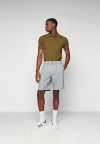 GAP ESSENTIAL SHORT - Šortky - storm cloud