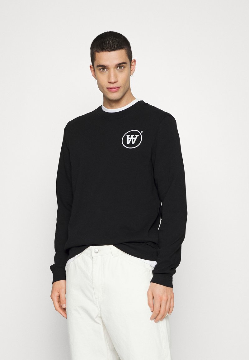 Herren Bekleidung | Wood Wood MAK LONG SLEEVE Langarmshirt black/schwarz - JQ84225 Herren Bekleidung | Wood Wood MAK LONG SLEEVE Langarmshirt black/schwarz - JQ84225