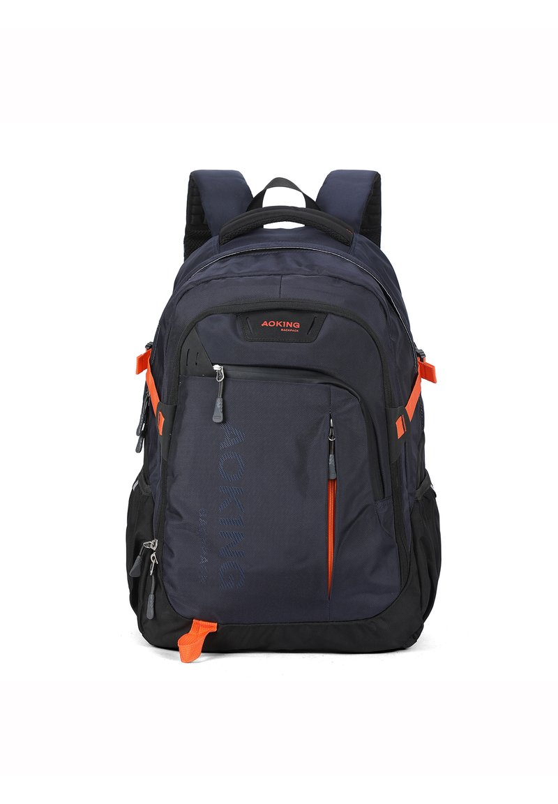 Zaino realizzato in robusto tessuto blu navy con dettagli neri e cerniere arancioni. Presenta spallacci imbottiti, molteplici scomparti e un design slanciato.