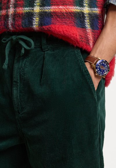 Polo Ralph Lauren POLO PREPSTER CORDUROY EASY TROUSER - Trousers - moss agate