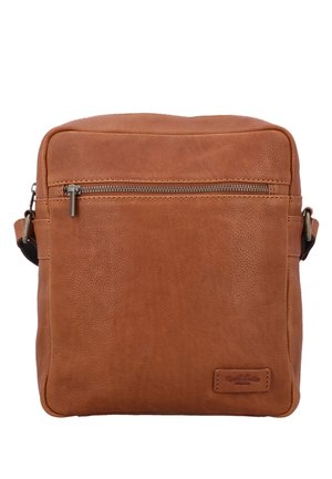 Sac messager en cuir marron, de forme carrée, surface texturée, poche zippée à l'avant, bandoulière ajustable, écusson avec logo en bas à droite.