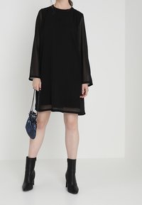 Pieces Handväska - blue