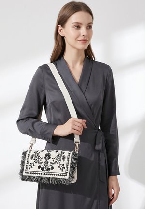 Kassandra, KASSANDRA SHOULDER BAG - Handbag - nero