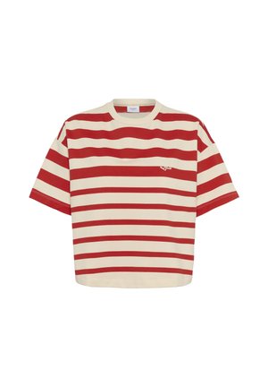 T-shirt à manches courtes et coupe courte avec larges rayures horizontales rouges et crème, et un petit logo brodé sur le côté gauche de la poitrine.