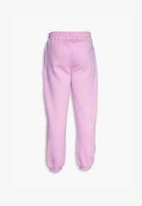 Unselected, pink frosting