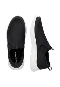 Svarta mesh slip-on sneakers med en vit gummisula, med en dragflik och elastiska detaljer för enkel påtagning.