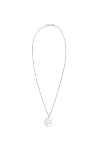 Sølvvedhæng med en cirkulær medaljon, der prydes af et minimalistisk design af et dyr, fastgjort til en tynd, tekstureret kæde.
