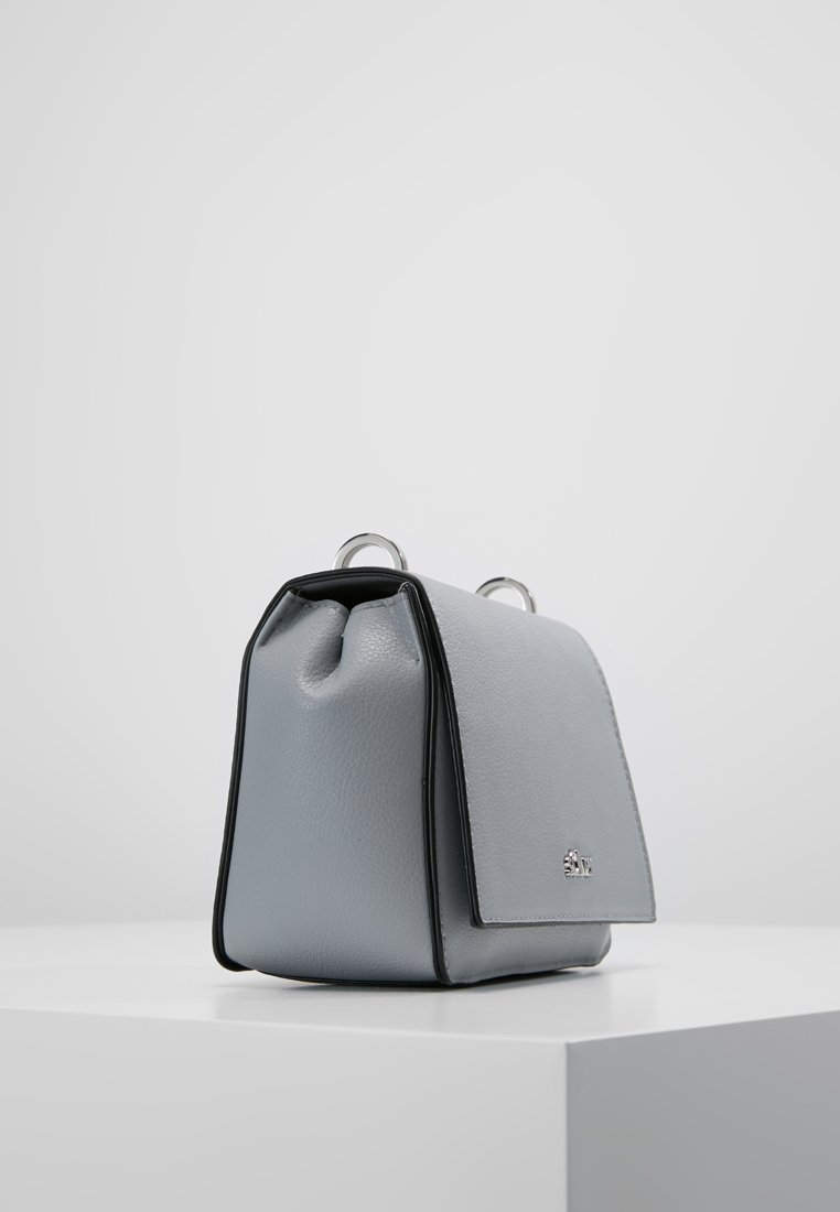 s.Oliver CITY BAG Skulderveske light grey Zalando.no s.Oliver CITY BAG Skulderveske light grey Zalando.no