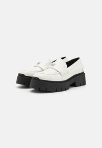 HUGO KRIS LOAFER - Mokasīni - natural