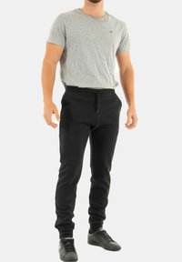 le coq sportif ESSENTIELS - Pantaloni sportivi - noir