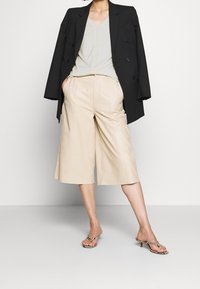 Esprit Collection T-shirt basic - off-white