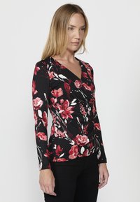 Koroshi Tops ar garām piedurknēm - black