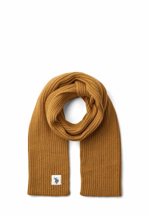 Écharpe marron tricotée avec une texture côtelée, pliée en boucle, avec une petite étiquette blanche carrée comportant un emblème foncé à une extrémité.