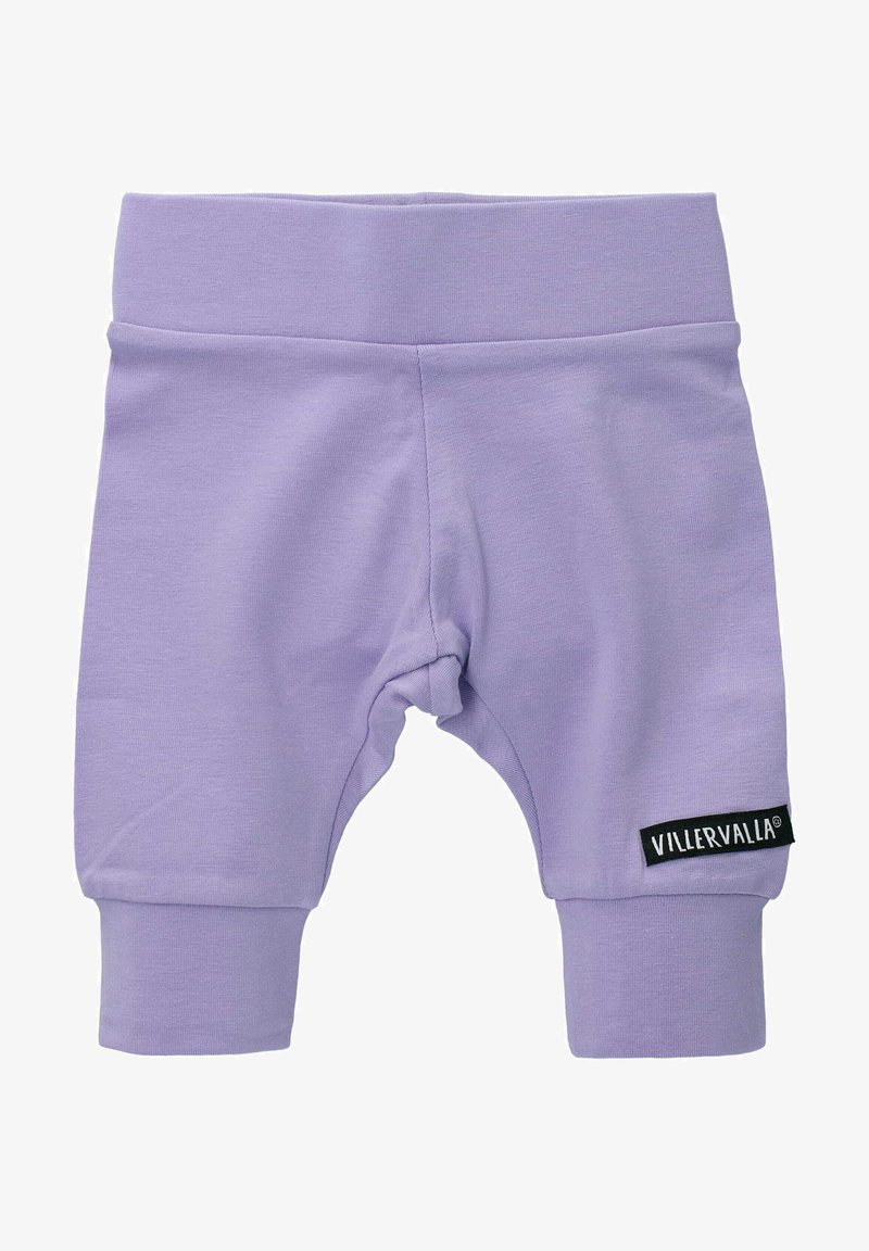Liliowe bawełniane spodnie dla dzieci z elastycznym paskiem w talii, ściągaczami u dołu i czarną metką z nazwą marki "VILLERVALLA" z boku.