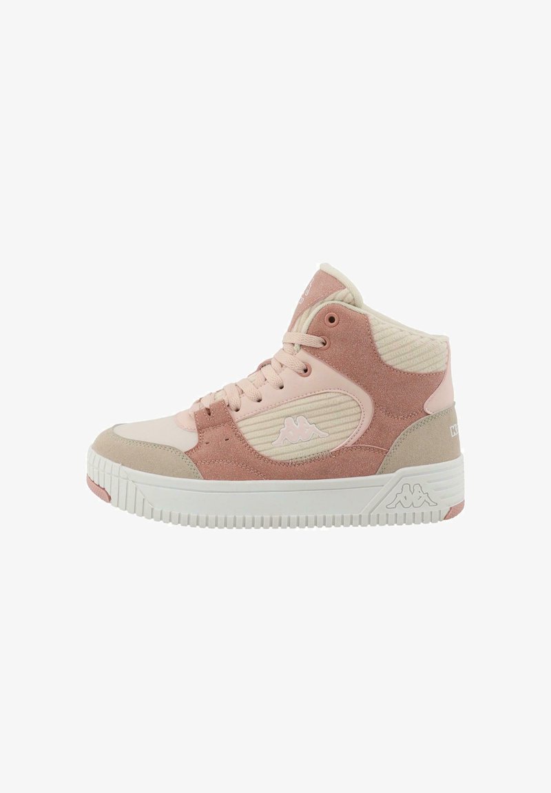 Höga sneakers i rosa och beige mocka och mesh. Har texturerade detaljer, runda snören och en gummisula med ett räfflat mönster.