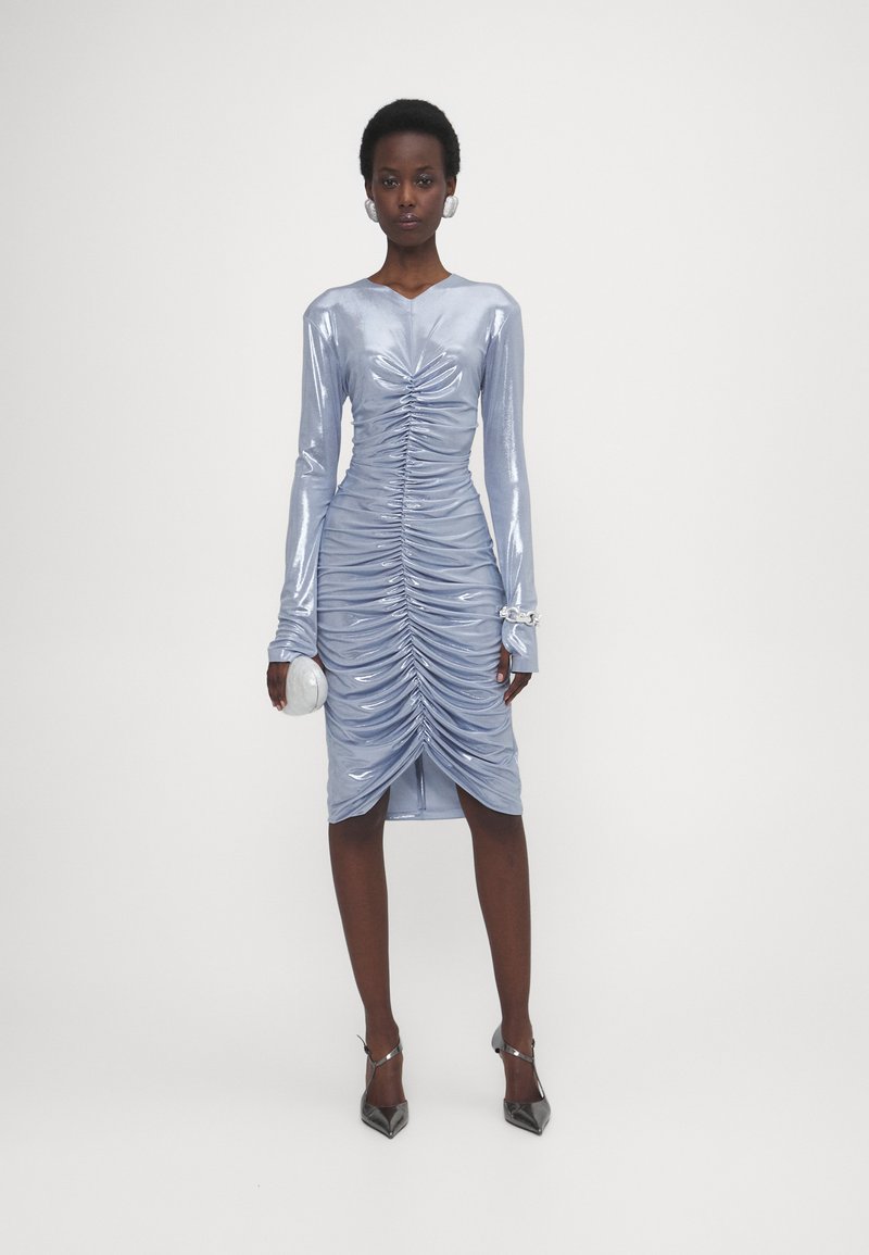 Norma Kamali V NECK SHIRRED FRONT DRESS TO KNEE - Jersey dress - misty blue/ blue - Zalando Norma Kamali V NECK SHIRRED FRONT DRESS TO KNEE - Jersey dress - misty blue/ blue - Zalando