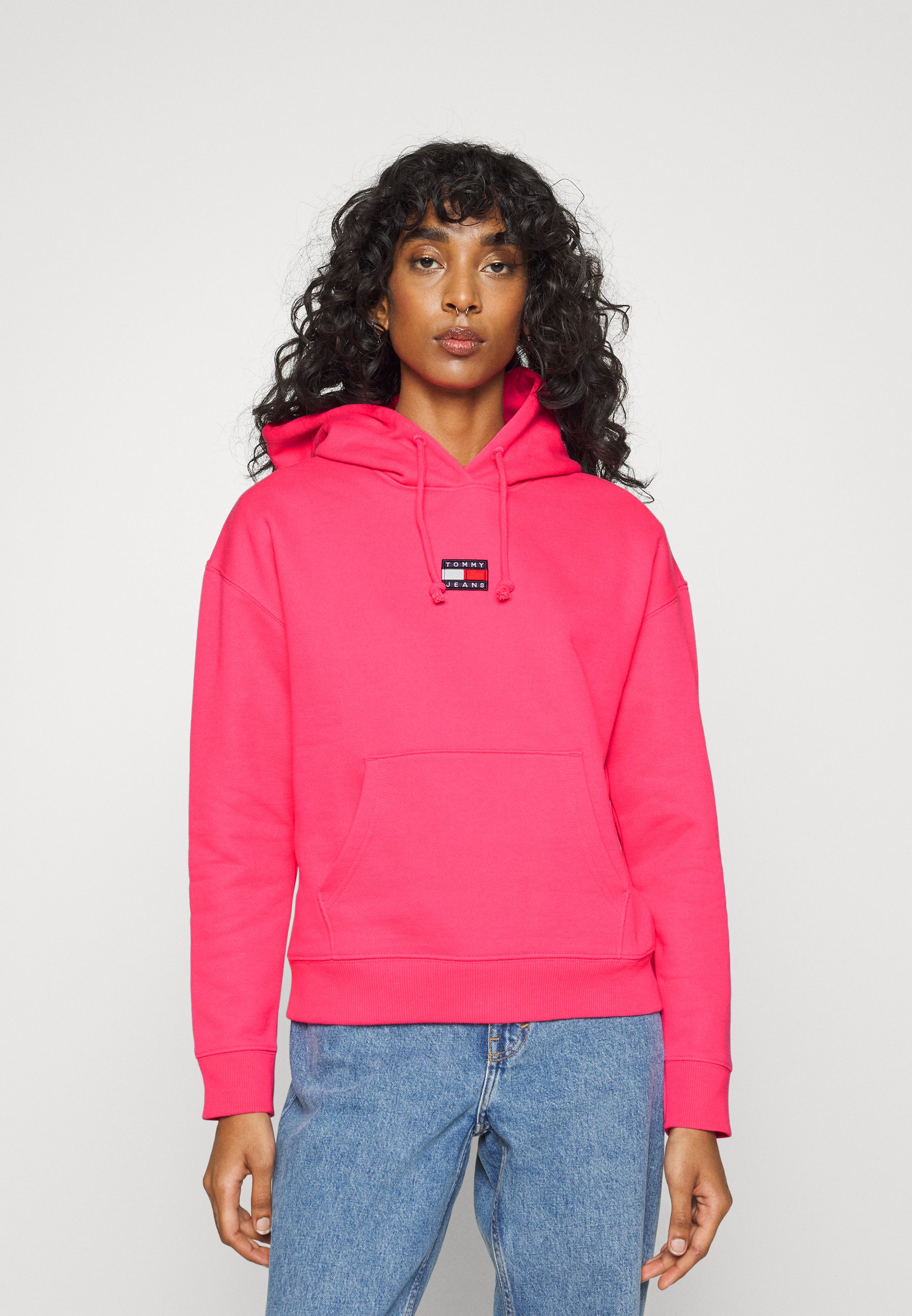 tommy center badge hoodie