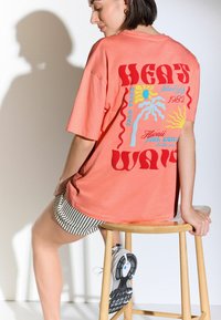 Next BACK GRAPHIC  - Triko s potiskem - coral pink