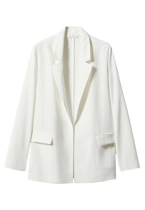 Blazer blanc cintré avec manches longues, col cranté et deux poches avant à rabat, présenté sur fond blanc.