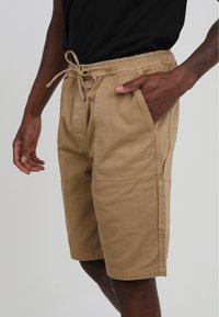 Brave Soul MSRT-TRENTSTN - Shorts - stone