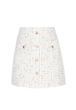 Weiße Tweed-Minirock mit vorderen Knöpfen und zwei Klappentaschen, der ein dezentes Gittermuster in Schwarz und Beige aufweist.